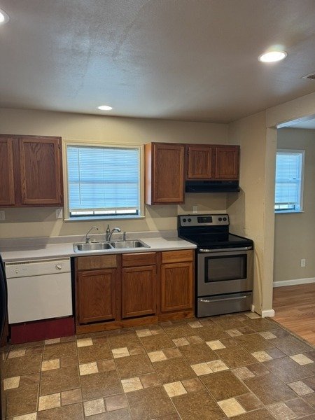 solid 3 bedroom harper 40 deloris dr 3